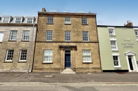 Bridport 2 bed flat for sale