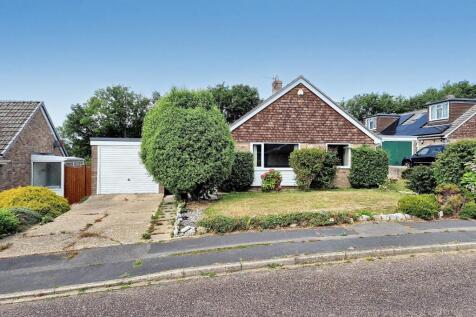 Bridport 3 bed detached bungalow for sale