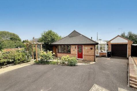 Bradpole 2 bed detached bungalow for sale