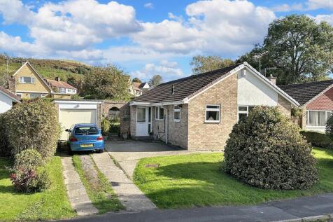 Bridport 3 bed detached bungalow for sale
