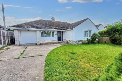 Verwood 2 bed detached bungalow for sale