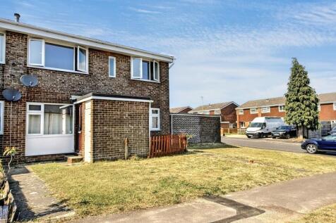 Ferndown 2 bed flat for sale