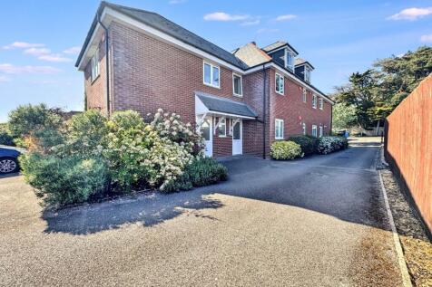 Ferndown 2 bed flat for sale