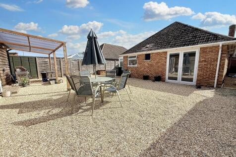 Ferndown 3 bed detached bungalow for sale