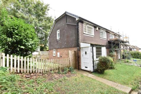Maidstone Road, Lenham, ME17 3 bed semi