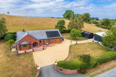 Deythueur, Llansantffraid 3 bed detached bungalow for sale