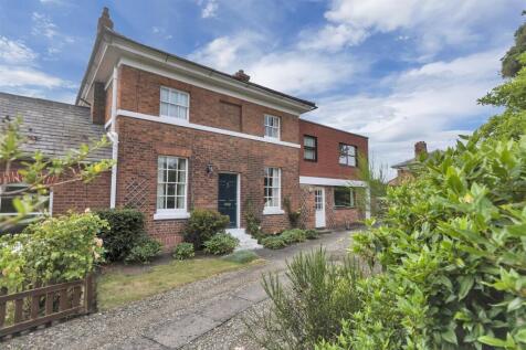 4 bedroom semi-detached house for sale