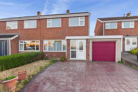 Christchurch Drive, Bayston Hill... 3 bed semi