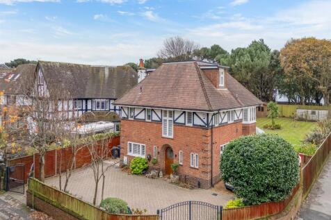 Boscombe Manor 5 bed detached house for sale