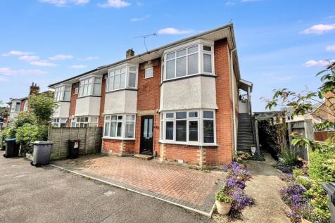 Southbourne 2 bed flat for sale