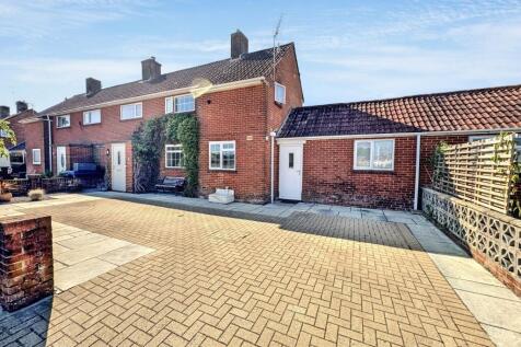 Sturminster Marshall 3 bed terraced house for sale