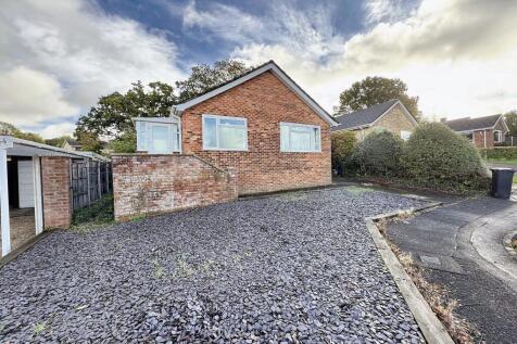 Wimborne 2 bed detached bungalow for sale