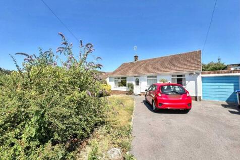 East Gomeldon 3 bed detached bungalow for sale