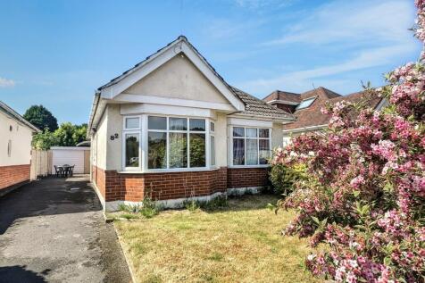 3 bedroom detached bungalow for sale