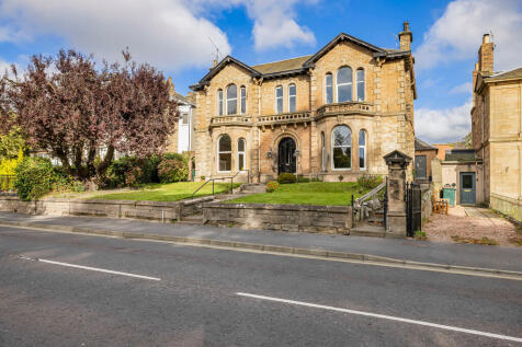 1 bedroom ground floor flat for sale