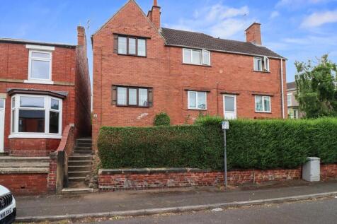 2 bedroom semi-detached house for sale