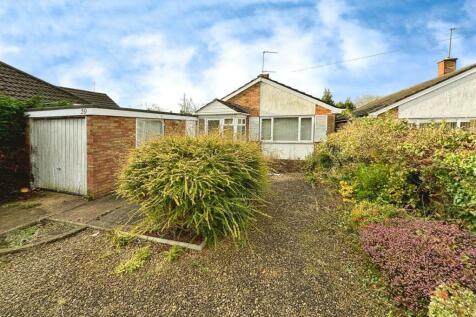 Whitnash Road, Whitnash, Leamington Spa 2 bed detached bungalow for sale