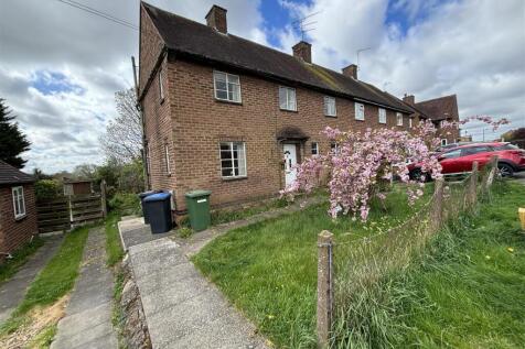 St. James Crescent, Southam 3 bed semi