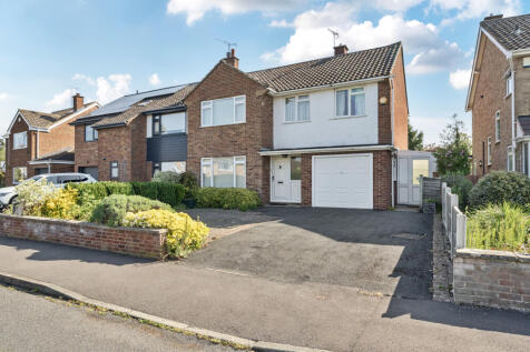 Peregrine Road, Cheltenham... 3 bed semi
