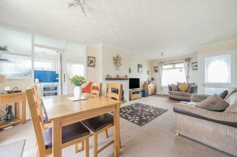 Trerice Drive, Newquay TR7 3 bed detached bungalow for sale