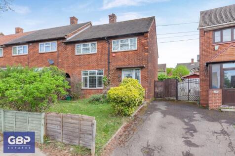 Whitchurch Road, Romford, RM3 3 bed end of terrace house for sale