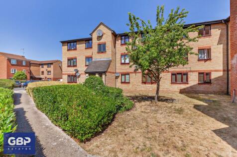 Latimer Drive, Hornchurch, RM12 1 bed flat for sale