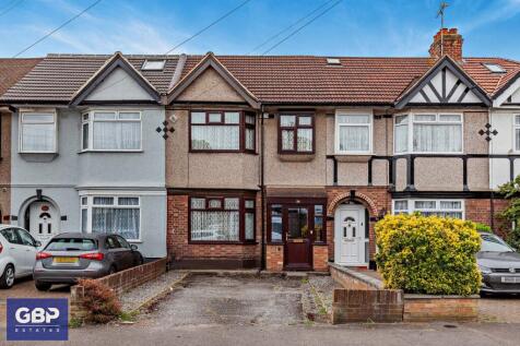 Gresham Drive, Romford, RM6 3 bed terraced house for sale