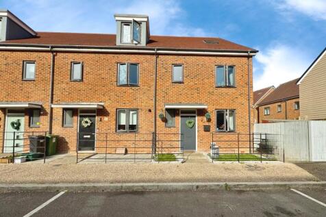 The Carriage Drive, Basingstoke... 4 bed end of terrace house for sale