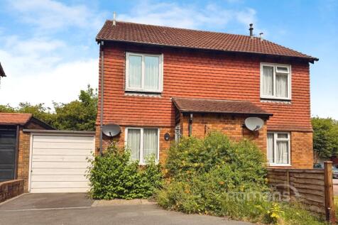 Beecham Berry, Basingstoke, Hampshire 2 bed semi