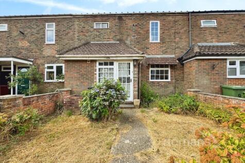 Malta Close, Basingstoke, Hampshire 3 bed terraced house for sale