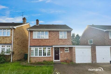 Tiverton Road, Basingstoke, Hampshire 3 bed semi