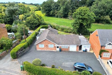 2 bedroom detached bungalow for sale