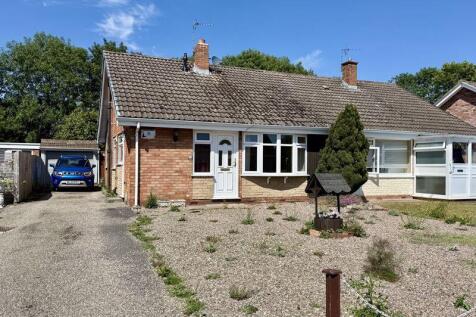 2 bedroom semi-detached bungalow for sale