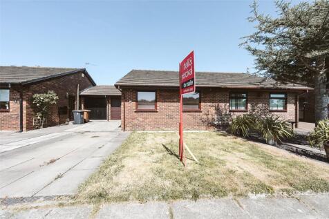 Moor Lane, Southport, Merseyside, PR8 2 bed bungalow for sale