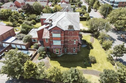 Waterloo Road, Ainsdale, Merseyside, PR8 3 bed apartment for sale