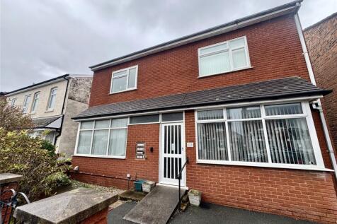 Linaker Street, Southport... 1 bed apartment for sale