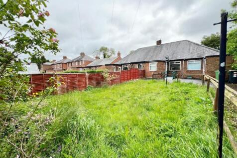 2 bedroom semi-detached bungalow for sale