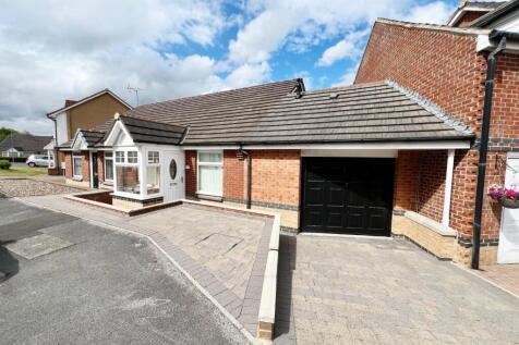 2 bedroom semi-detached bungalow for sale