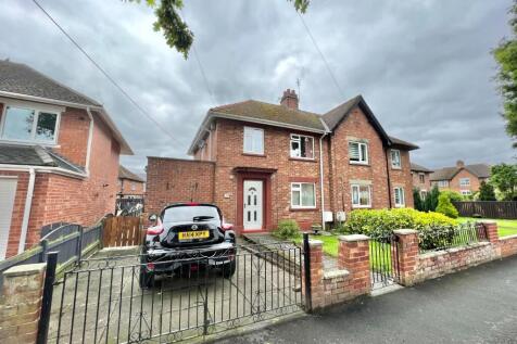3 bedroom semi-detached house for sale