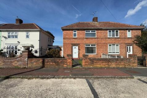 2 bedroom semi-detached house for sale