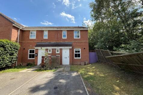 31c Newton GrangeTorontoBishop... 2 bed end of terrace house for sale