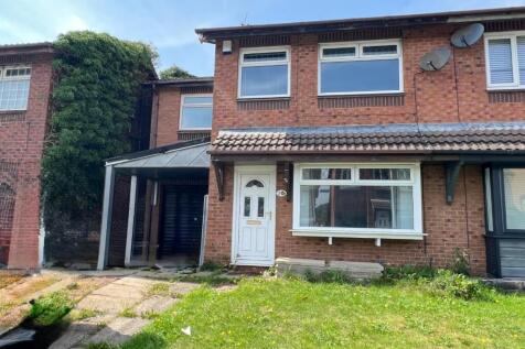 4 bedroom semi-detached house for sale