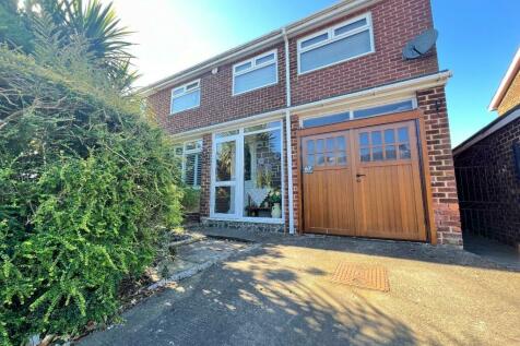 4 bedroom semi-detached house for sale