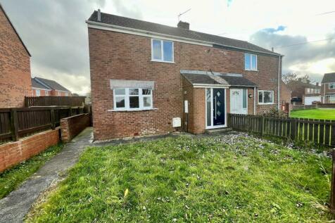 2 bedroom semi-detached house for sale