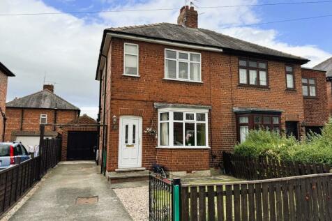 2 bedroom semi-detached house for sale