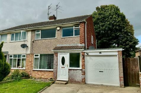 3 bedroom semi-detached house for sale