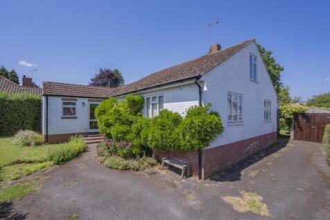 4 bedroom detached bungalow for sale