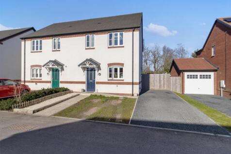 St. James Close, Welland, Malvern... 3 bed semi