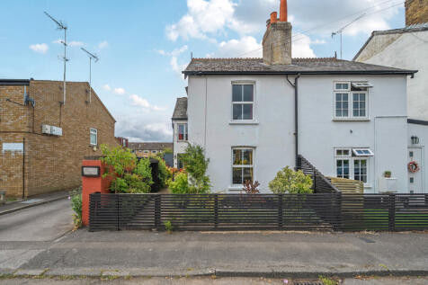 Watersplash Road, Shepperton, TW17 4 bed semi