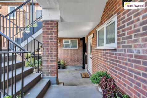Romilly Drive, Watford, WD19 1 bed flat for sale